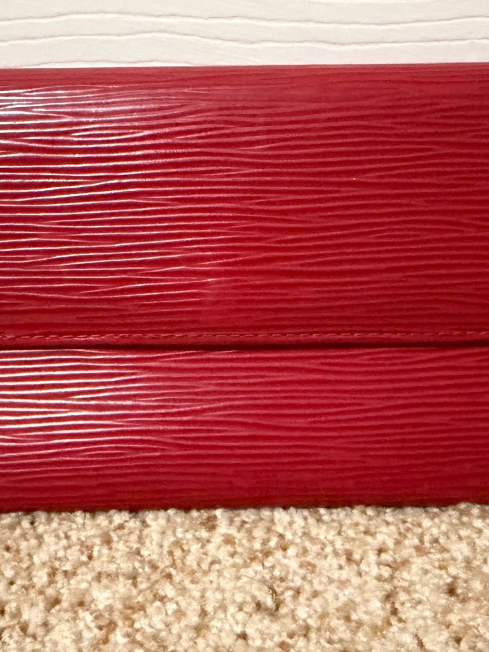 Louis Vuitton Epi Sac Triangle bag w/ matching wallet. Very unique bag. - Picture 9 of 14